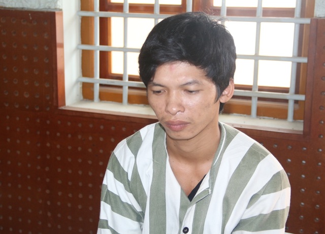 Túng tiều tiêu, vào bệnh viện... cướp tài sản - 1
Đối tượng Thành tại cơ quan điều tra