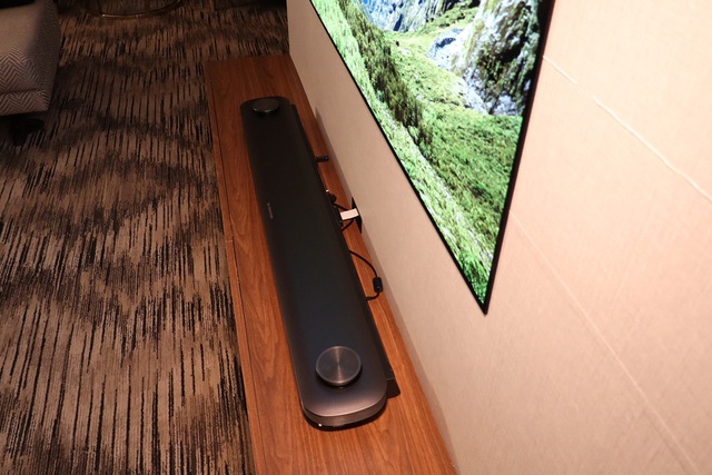 TV OLED mỏng dính của LG gây ấn tượng tại CES 2017 - 3 TV OLED mỏng dính của LG gây ấn tượng tại CES 2017 - 3