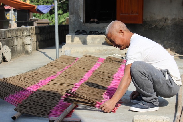 Về làng hương 500 năm tuổi ngày cận Tết - 2 Nghề làm hương ở Vạn Thắng đã tồn tại 500 năm tuổi