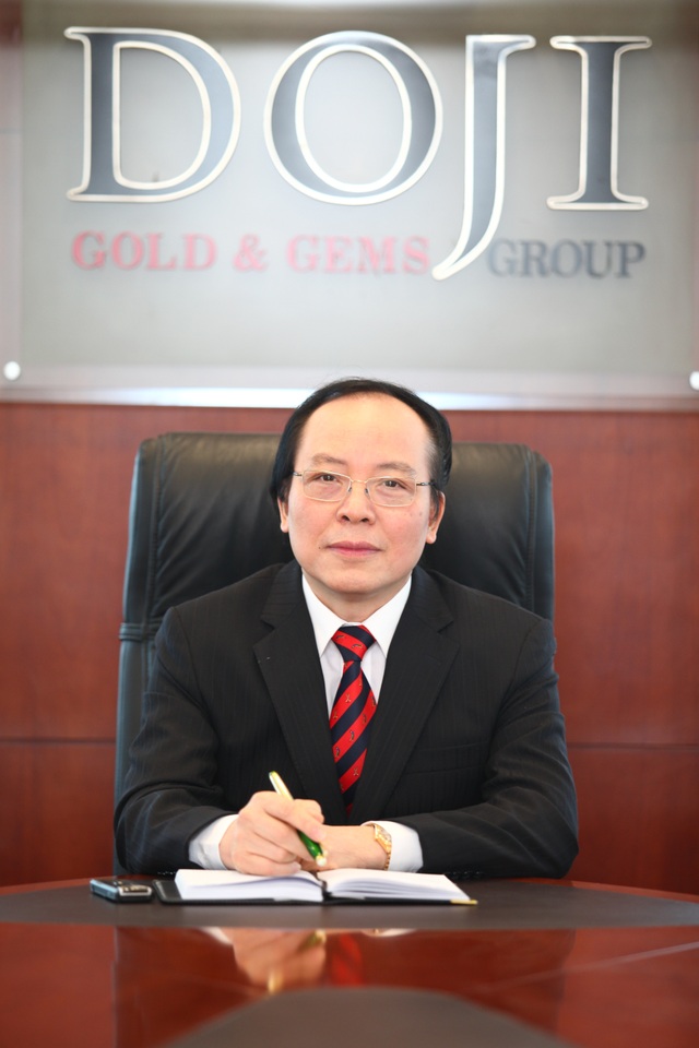 Chủ tịch Đỗ Minh Phú: "Làm kinh doanh phải biết nắm bắt và thấu hiểu thị trường" - 1
Ông Đỗ Minh Phú - Chủ tịch Công ty VBĐQ DOJI kiêm Chủ tịch Ngân hàng TMCP Tiên Phong