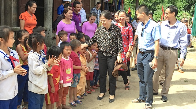 Ngập tràn niềm vui ngày khánh thành cầu Dân trí thứ 13 tại xứ Nghệ - 11 Ngập tràn niềm vui ngày khánh thành cầu Dân trí thứ 13 tại xứ Nghệ - 11