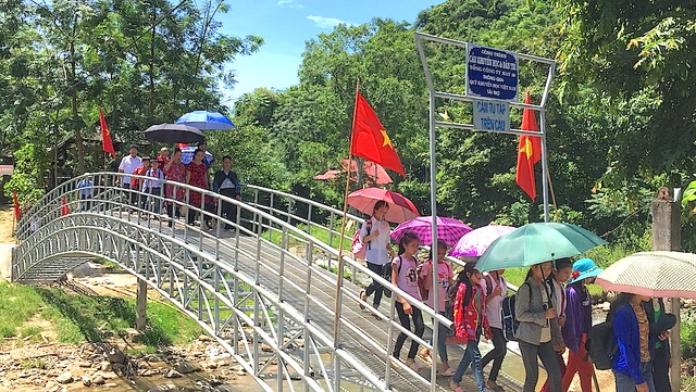 Ngập tràn niềm vui ngày khánh thành cầu Dân trí thứ 13 tại xứ Nghệ - 18 Ngập tràn niềm vui ngày khánh thành cầu Dân trí thứ 13 tại xứ Nghệ - 18