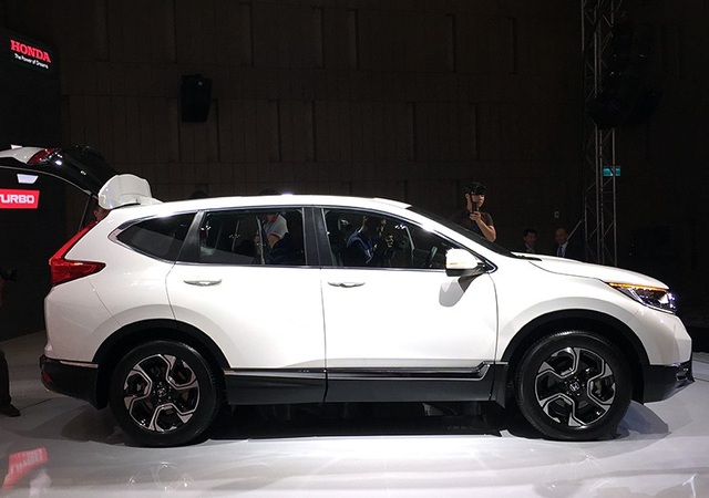 Honda CR-V 7 chỗ ra mắt, giá bán dưới 1,1 tỉ đồng - 2 Thiết kế ngoại thất hoàn toàn mới của Honda CR-V thế hệ thứ 5.