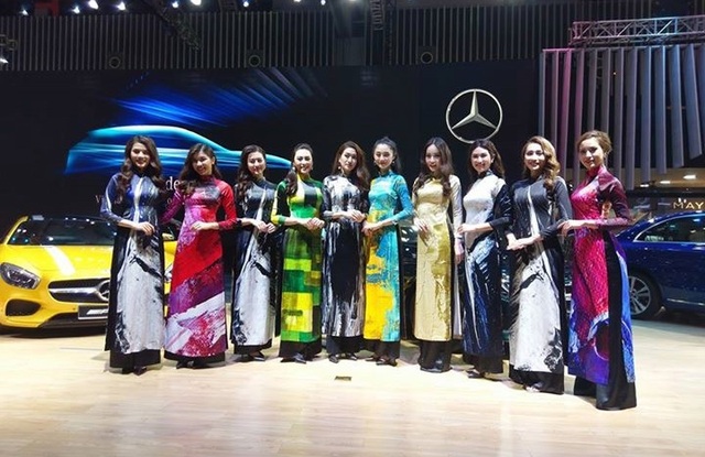 Khai mạc triển lãm Vietnam International Motor Show 2017 1 Kinh doanh phát đạt, Mercedes-Benz năm nay tham gia cả hai triển lãm Vietnam Motor Show (của các thành viên VAMA) và Vietnam International Motor Show (Triển lãm Ôtô Quốc tế)