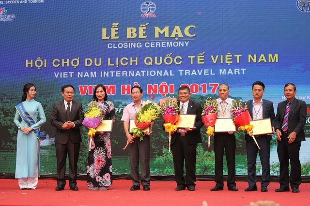 Hơn 20.000 tour du lịch đã được bán tại hội chợ VITM 2017 - 10 Qua 5 kỳ tổ chức, VITM đã ngày càng khẳng định là sự kiện tiêu biểu của Du lịch Việt Nam thu hút các doanh nghiệp du lịch trong và ngoài nước tham gia. Đặc biệt, hội chợ góp phần quảng bá, xúc tiến hình ảnh các điểm đến của Việt Nam, tạo đà thu hút khách trong năm và các năm tới.
