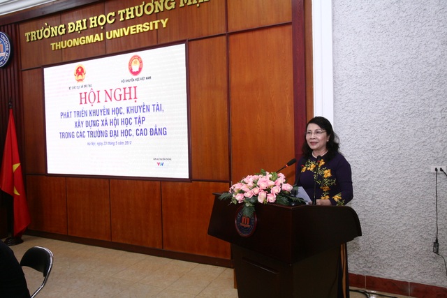 Phó Thủ tướng Vũ Đức Đam: Đẩy mạnh công tác khuyến học, khuyến tài trong các trường ĐH,CĐ - 4
Thứ trưởng Bộ GD&ĐT Nguyễn Thị Nghĩa