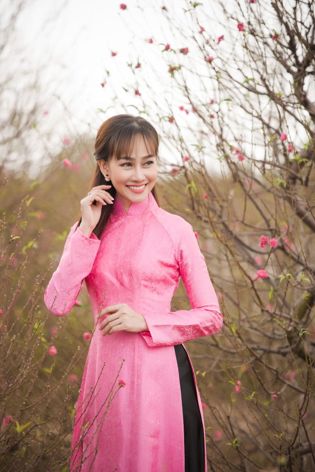 Á hậu Kim Duyên tự tin diện áo dài sau nghi án “dao kéo” vòng 3 - 7 Á hậu Kim Duyên tự tin diện áo dài sau nghi án “dao kéo” vòng 3 - 7
