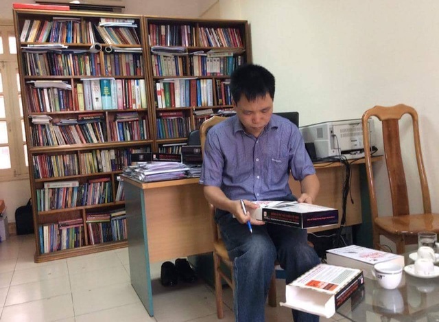 Hẹn đúng ngày 30/4/1975 sẽ trả lời câu hỏi "Hạnh phúc là gì?" - 4 Đại tá, Nhà văn Đặng Vương Hưng sưu tầm, biên soạn và giới thiệu những bức thư thời chiến Việt Nam.