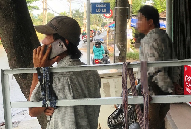 Xe tải "náo loạn" đường cấm, sau khi trốn CSGT - 4 Ngay khi nghe cò báo tin lực lượng CSGT đã rút đi...