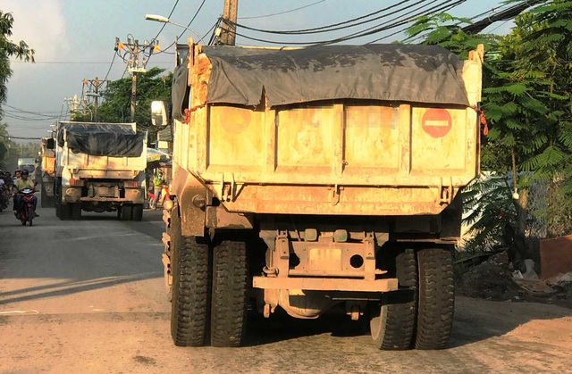 Xe tải "náo loạn" đường cấm, sau khi trốn CSGT - 5 Xe tải "náo loạn" đường cấm, sau khi trốn CSGT - 5
