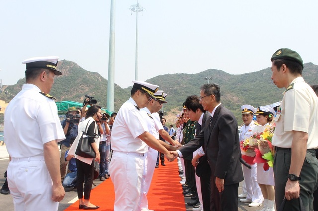 Cảng Cam Ranh - Điểm dừng chân quen thuộc trên hành trình qua Biển Đông - 3 Lễ đón thủy thủ đoàn 2 tàu huấn luyện của lực lượng tự vệ trên biển Nhật Bản