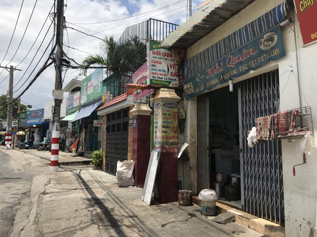 Quán cháo vịt trên đường Kha Vạn Cân, phường Linh Chiểu, quận Thủ Đức, nơi đạo chích không tha chiếc nồi nước lèo của chủ quán.