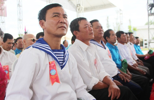 Khu tưởng niệm chiến sĩ Gạc Ma - Một biểu tượng của ý chí quật cường - 1 Dự lễ cũng có sự hiện diện của 64 gia đình liệt sĩ Gạc Ma cùng nhiều cựu binh Trường Sa