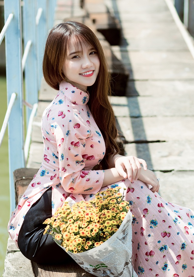 Nữ sinh Bình Dương xinh đẹp làm bà chủ ở tuổi 19 - 5
Trên trang Facebook cá nhân, Minh Hoàng có lượt followers khá cao (80 ngàn lượt theo dõi).