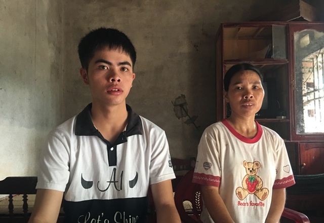 Gia cảnh khó khăn của cậu học trò khuyết tật đạt 30 điểm khối B - 2 Hiếu là một học sinh nghèo giàu nghị lực