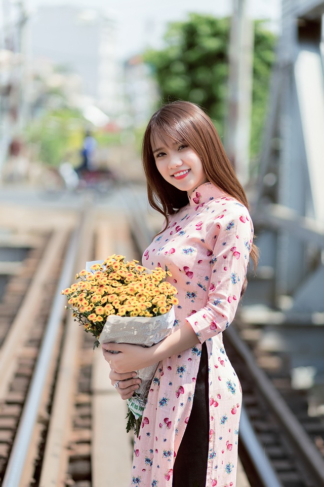 Nữ sinh Bình Dương xinh đẹp làm bà chủ ở tuổi 19 - 1 Nguyễn Thị Minh Hoàng sinh năm 1998, đến từ Bình Dương.