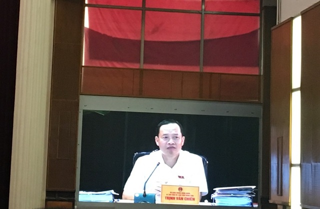 Bí thư Thanh Hóa: “Giao tiền như thế thì... chết!” - 3 Ông Trịnh Văn Chiến, Bí thư Tỉnh ủy, Chủ tịch HĐND tỉnh Thanh Hóa truy Giám đốc Sở GTVT nhiều vấn đề