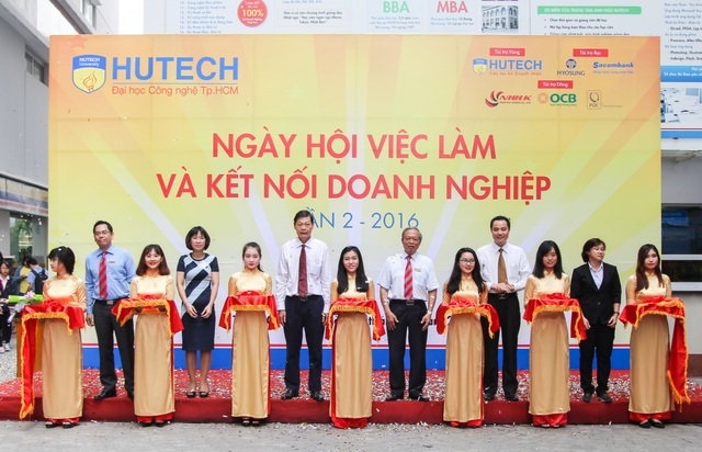 Cơ hội đón đầu hơn 4.500 việc làm cho sinh viên TP.HCM - 1 Ngày hội tuyển dụng việc làm là sự kiện thường niên tại HUTECH với sự tham gia của các doanh nghiệp uy tín