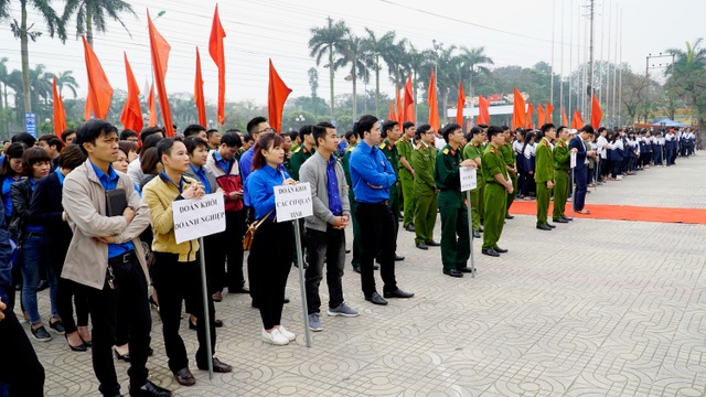 Honda Việt Nam phát động “Chiến dịch An toàn giao thông” tại Hà Nam - 1
2.000 Đoàn viên thanh niên tỉnh Hà Nam tham gia Lễ phát động tại Sân Trung tâm văn hóa tỉnh, thành phố Phủ Lý, tỉnh Hà Nam