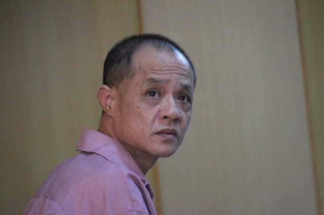 Chê đồ ăn đắt, khách bị đầu bếp đâm trọng thương - 1 Bị cáo Mạnh tại phiên tòa.