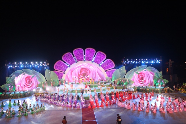 Festival hoa Đà Lạt 2017 sẽ có sự lồng ghép với các hoạt động về văn hóa trà Bảo Lộc (ảnh: Festival hoa Đà Lạt 2015)