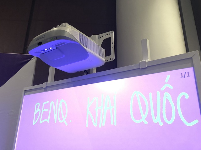 BenQ tung máy chiếu chống bụi và màn hình tương tác tại Việt Nam - 2 Máy chiếu chống bụi bẩn dành cho môi trường giáo dục