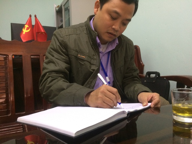 Nghệ An: Con liệt sĩ không được xét đất ở, xã “im lặng” tự quyết! - 3 Ông Nguyễn Quang Minh - Chủ tịch UBND xã nhấn mạnh: Sẽ quan tâm và xem xét cho gia đình anh Hòa trong thời gian tới nếu xã có quỹ đất.