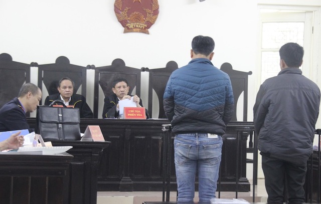 Hoãn xử phúc thẩm kỳ án khởi tố xong 14 năm mới tuyên án sơ thẩm giữa thủ đô - 2
Tuy nhiên, do diễn biến khác, HĐXX đã tuyên tạm hoãn phiên tòa.