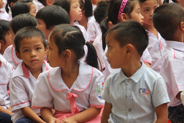 Trẻ em nơi từng trong "tâm bão" háo hức đón Trung thu - 2 Trẻ em nơi từng trong "tâm bão" háo hức đón Trung thu - 2