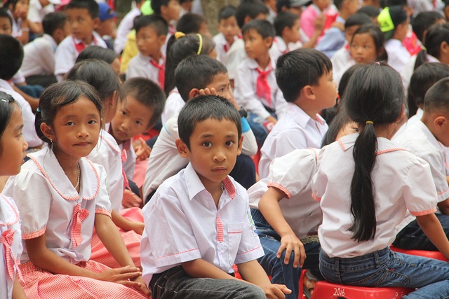 Trẻ em nơi từng trong "tâm bão" háo hức đón Trung thu - 1 Trẻ em nơi từng trong "tâm bão" háo hức đón Trung thu - 1