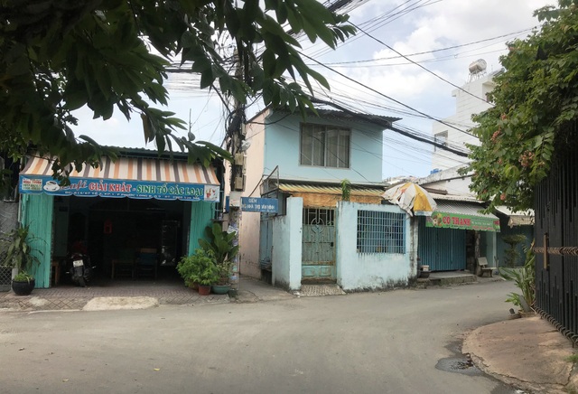 Người phụ nữ bị chém, cướp vé số: “Tôi không thể tưởng chúng tàn ác đến thế?” - 1 Khu vực xảy ra vụ chém người, cướp tài sản gần với trụ sở UBND quận 9 đang sửa chữa.