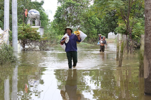 Dân Thủ đô nuôi lợn trong nhà, đánh cá giữa đường - 5 Dân Thủ đô nuôi lợn trong nhà, đánh cá giữa đường - 5