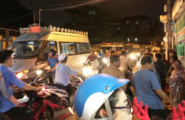 Vụ 3 người trong gia đình tử vong: Nghi án siết cổ giết vợ con rồi tự sát - 1 Vụ 3 người trong gia đình tử vong: Nghi án siết cổ giết vợ con rồi tự sát - 1
