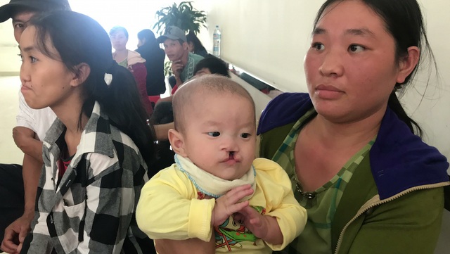 “Thế là từ nay con tôi sẽ có nụ cười tươi rồi” - 1 Từ ngày 16-20/10, dự kiến sẽ có 150 em đến từ các tỉnh Nghệ An, Hà Tĩnh và Quảng Bình sẽ được phẫu thuật miễn phí tìm lại nụ cười cho các em.