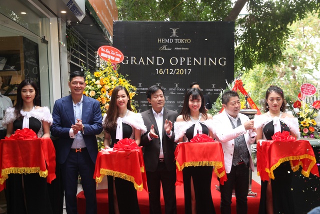 Diễn viên Bình Minh lịch lãm đến khai trương cửa hàng thời trang - 7 Diễn viên Bình Minh lịch lãm đến khai trương cửa hàng thời trang - 7