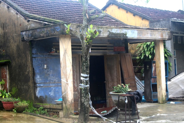Điều tra cái chết của cụ bà trong ngôi nhà hoang - 1 Ngôi nhà nơi phát hiện bà Ph. chết trong thế treo cổ.