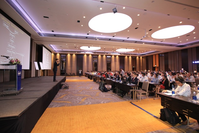 M&A - “Cơ hội vàng” cho giới kinh doanh bất động sản Việt Nam - 1
Cơ hội được tham vấn bởi các chuyên gia hàng đầu trong lĩnh vực BĐS tại Việt Nam và khu vực khi tham gia các sự kiện của batdongsan.com.vn (Hình ảnh tại sự kiện đào tạo nhà môi giới chuyên nghiệp Expert Talk 8 – Diễn giả Roy Chong, Giám đốc khối cấp cao Tập đoàn BĐS Era Singapore)