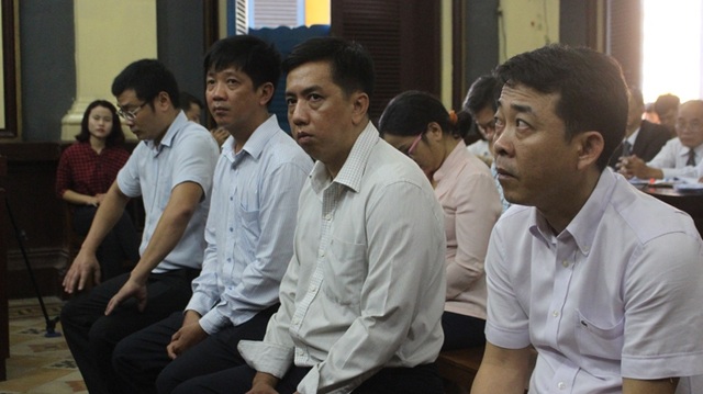 Phúc thẩm vụ VN Pharma: Bị cáo Nguyễn Minh Hùng bật khóc tại tòa - 1 Phúc thẩm vụ VN Pharma: Bị cáo Nguyễn Minh Hùng bật khóc tại tòa - 1