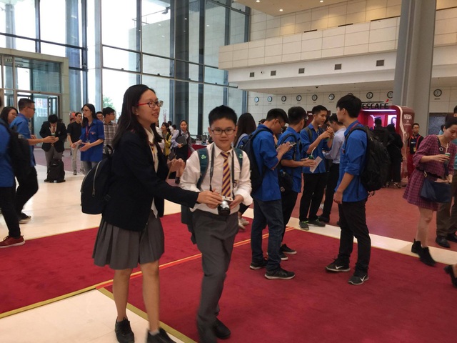 Đối thoại với giới trẻ VN, tỷ phú Jack Ma: "Đừng bao giờ bỏ cuộc" - 11 Đối thoại với giới trẻ VN, tỷ phú Jack Ma: "Đừng bao giờ bỏ cuộc" - 11