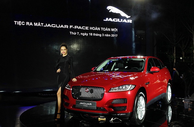 Jaguar F-Pace ra mắt Việt Nam, giá từ 3,595 tỉ đồng - 1 Jaguar F-Pace sẽ cạnh tranh cùng BMW X6, Mercedes-Benz GLE Coupe và Porsche Macan