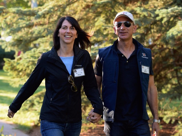 Cuộc hôn nhân đáng ngưỡng mộ của tỷ phú giàu nhất thế giới Jeff Bezos - 4 Cuộc hôn nhân đáng ngưỡng mộ của tỷ phú giàu nhất thế giới Jeff Bezos - 4