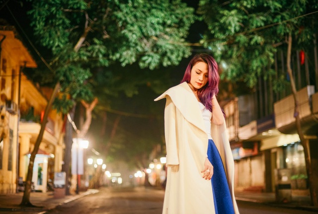 Mỹ Tâm yêu kiều trên phố cổ Hà Nội giữa đêm lạnh - 7 Mỹ Tâm yêu kiều trên phố cổ Hà Nội giữa đêm lạnh - 7
