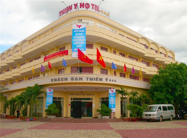 Hậu sự cố Formosa: Tín hiệu vui từ du lịch biển - 2 Khách sạn Thiên Ý, một điểm nhấn của khu du lịch biển Thiên Cầm, hiện đã được khách đăng ký lưu trú hơn một nửa trong dịp nghỉ lễ 30/4. 1/5 này. Dự kiến con số này sẽ còn tăng lên trong những ngày tới.