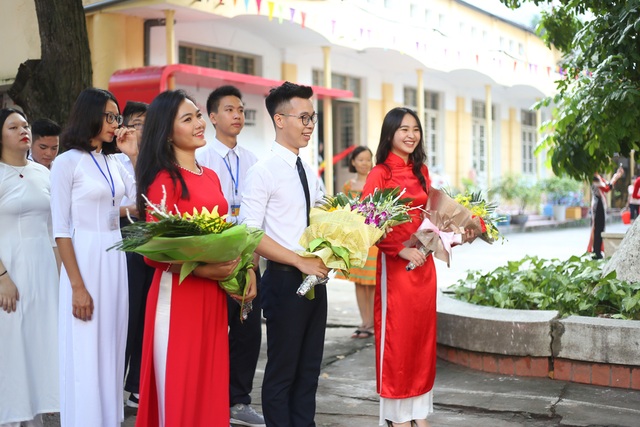 Rộn ràng lễ khai giảng năm học mới trên mọi miền Tổ quốc - 1 Rộn ràng lễ khai giảng năm học mới trên mọi miền Tổ quốc - 1