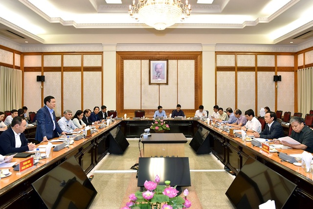 Khảo sát vấn đề tiền lương tại Văn phòng Trung ương Đảng - 1 Đoàn khảo sát của Ban chỉ đạo Trung ương về cải cải cách chính sách tiền lương làm việc với Văn phòng Trung ương Đảng về nội dung này.