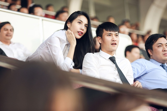 Thuỷ Tiên giản dị đến ủng hộ Công Vinh sau phát ngôn gây ồn ào - 11 Thuỷ Tiên giản dị đến ủng hộ Công Vinh sau phát ngôn gây ồn ào - 11