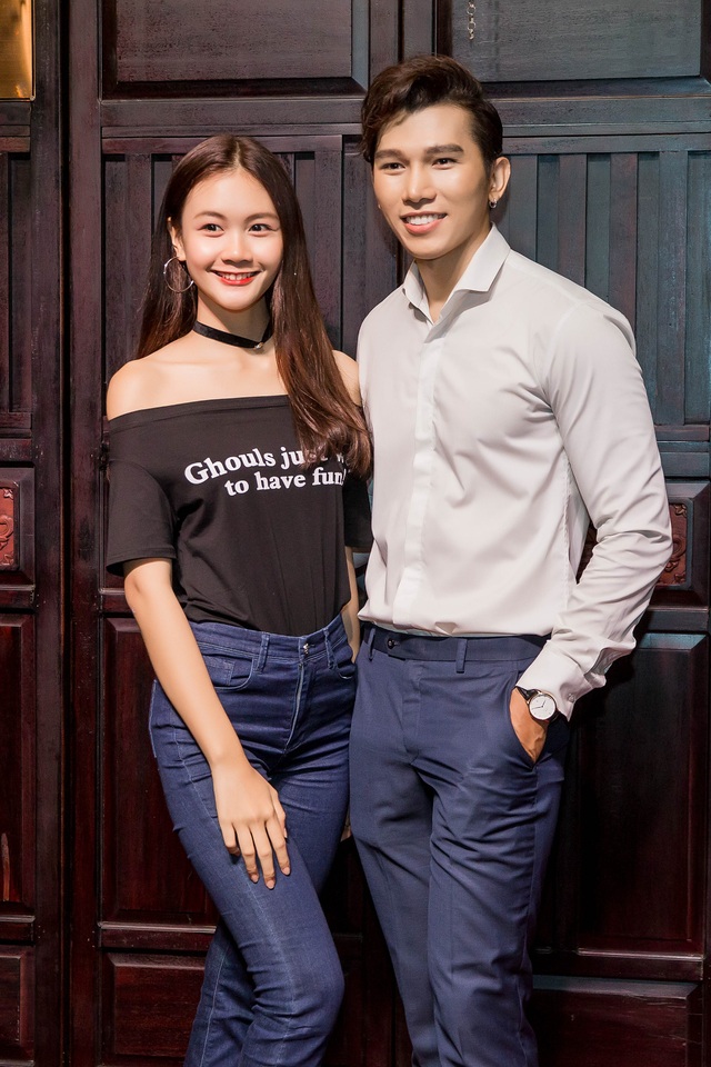 Dàn chân dài xúng xính váy áo đến dự tiệc của Á vương Ngọc Tình - 7 Dàn chân dài xúng xính váy áo đến dự tiệc của Á vương Ngọc Tình - 7