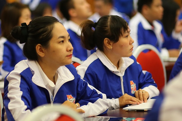 “Khởi nghiệp là tự mình tạo ra cơ hội, chứ không phải nắm bắt cơ hội” - 2
Nhiều vấn đề liên quan tới khởi nghiệp được các bạn trẻ đưa ra để cùng bàn thảo, trao đổi