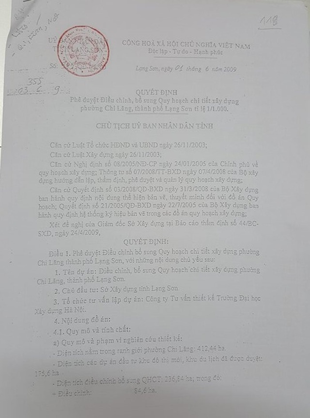 Lạng Sơn: Vì sao UBND thành phố bị kiện? - 5 Quyết định phê duyệt điều chỉnh bổ sung quy hoạch chi tiết xây dựng phường Chi Lăng thành phố Lạng Sơn tỉ lệ 1/1000 (ngày 01/6/2009). Trong quyết định này có nhắc đến việc quy hoạch chi tiết công viên ven sông Kỳ Cùng.