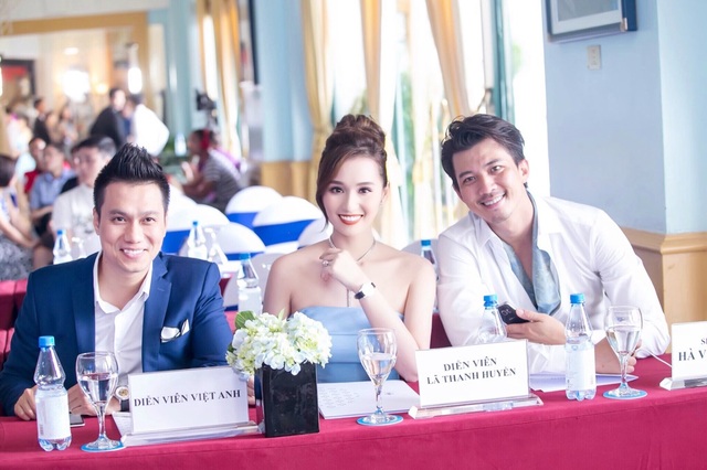 Mối quan hệ thực sự của Lã Thanh Huyền với Phan Hải “Người phán xử” là gì? - 3 Việt Anh và Lã Thanh Huyền cười rạng rỡ khi gặp lại nhau.